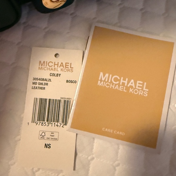 Michael Kors Colby Medium Shoulder Bag in Bosco (Green) - Picture 11 of 11